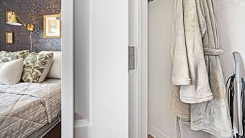 1 Schlafzimmer, Schreibtisch, Bügeleisen/Bügelbrett, kostenloses WLAN