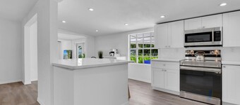 Holiday Lane - Discover the ultimate vacation retreat at Holiday Lane!