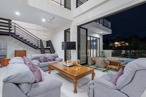 TV connectée de 42 pouces avec chaînes numériques