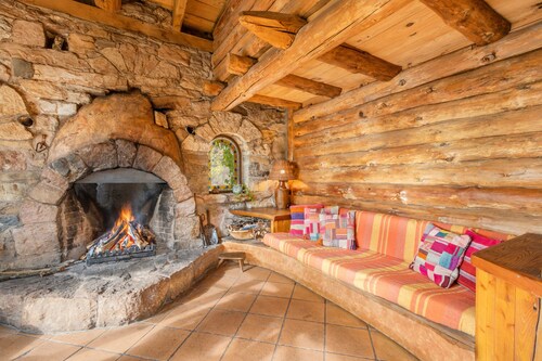 Chalet 'Cal Serrat' mit Bergblick, privater Terrasse und WLAN