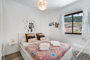 2 chambres, fer et planche à repasser, Wi-Fi gratuit, draps fournis