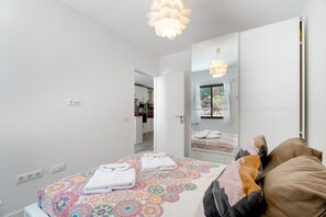 2 bedrooms, iron/ironing board, free WiFi, bed sheets - Vacation Apartment 'Apto Jardin Del Sol Beach' with Shared Pool, Wi-Fi and Air Conditioning (Santiago del Teide)