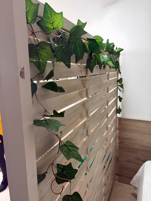 1 habitación, tabla de planchar con plancha, wifi gratis y ropa de cama 