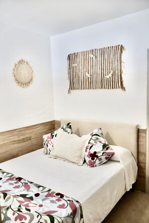 1 habitación, tabla de planchar con plancha, wifi gratis y ropa de cama 