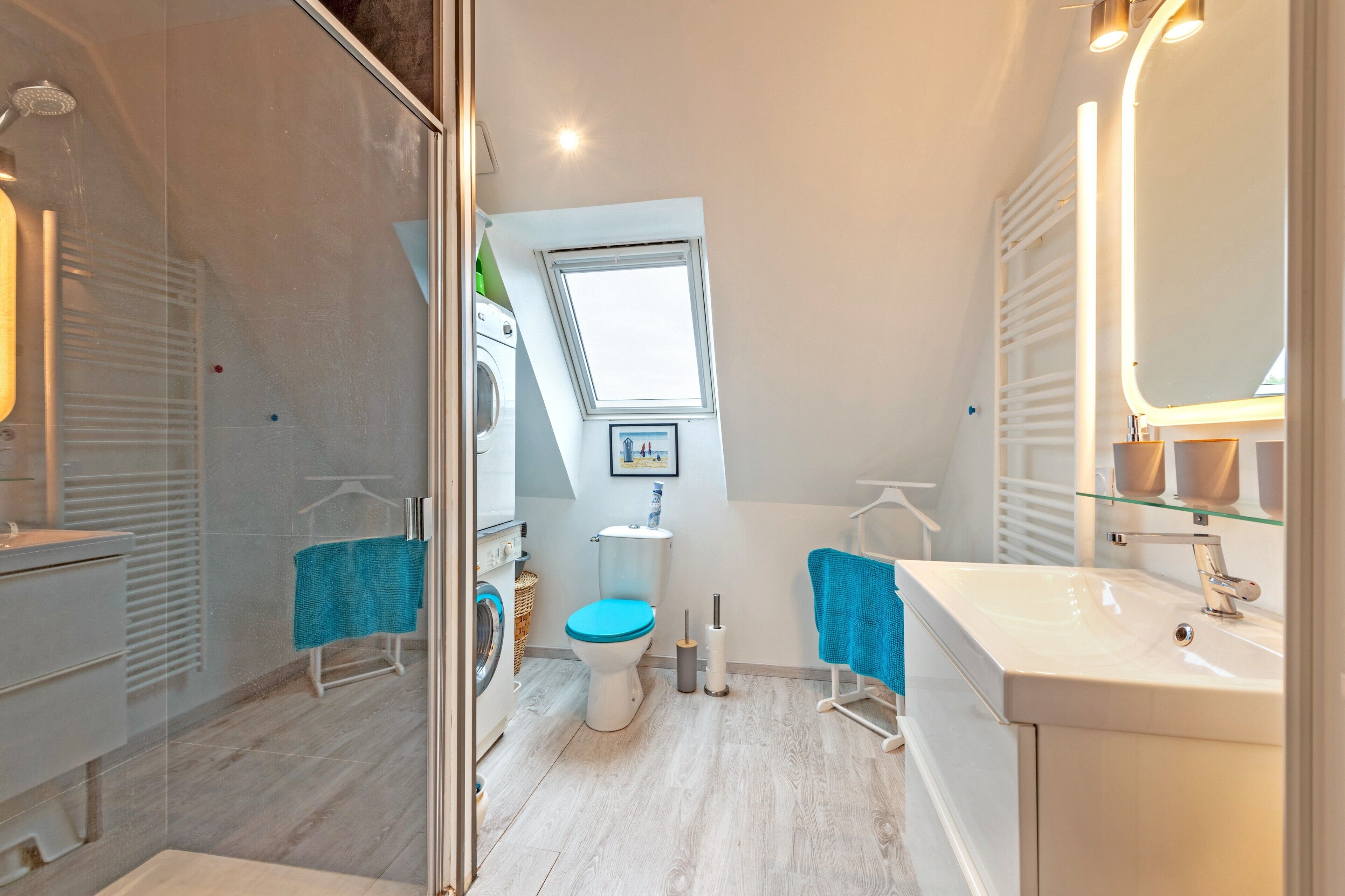 Douche, serviettes fournies