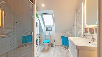 Douche, serviettes fournies