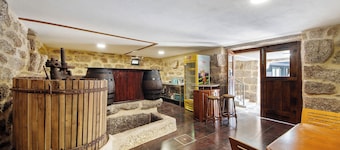 Room 'Quarto 4' with Mountain View, Wi-Fi and Air Conditioning
