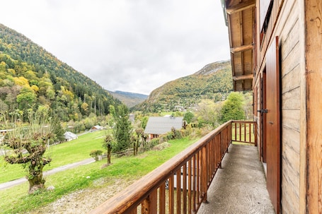 Property grounds. Chalet 'Le Revers' with Mountain View, Private Terrace and Garden