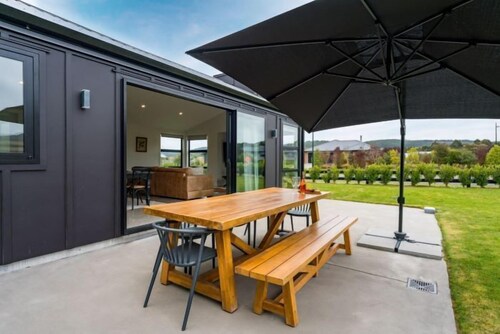 Luxe on Larches Lane - Kinloch