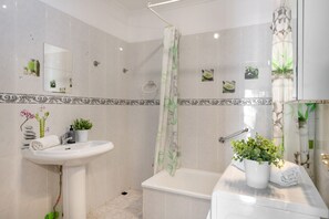 Shower, towels