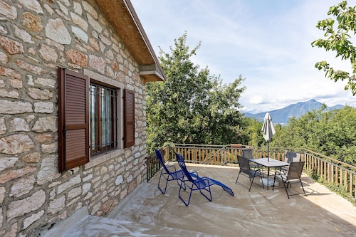 Holiday Home 'Villetta Singola' with Lake View, Private Terrace and Wi-Fi