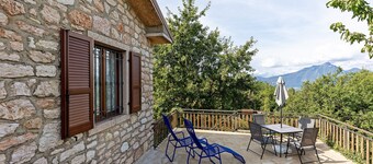 Holiday Home 'Villetta Singola' with Lake View, Private Terrace and Wi-Fi
