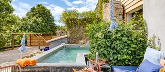 Holiday Home 'Le Mas De Coeur' with Mountain View, Wi-Fi and Air Conditioning