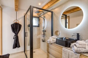 Shower, free toiletries, hair dryer, bathrobes