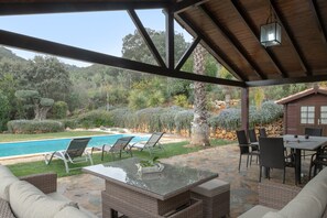 Outdoor dining - Country House 'Villa Ronda' with Mountain View, Wi-Fi and Air Conditioning (Ronda)
