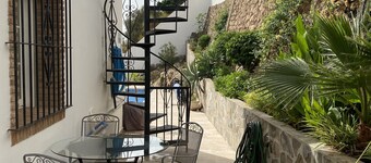 Villa 'Casa Descansa' with Sea View, Wi-Fi and Air Conditioning