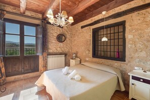 6 chambres, Wi-Fi gratuit, draps fournis