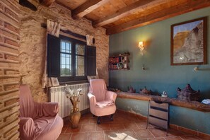 Interior - Country House 'Teruel Alfambra La Deshilla' with Mountain View, Private Pool and Private Garden (Alfambra)