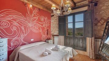 6 dormitoris, wifi gratuïta i roba de llit