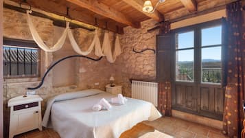 6 bedrooms, free WiFi, bed sheets