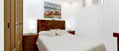 1 bedroom, iron/ironing board, free WiFi, bed sheets