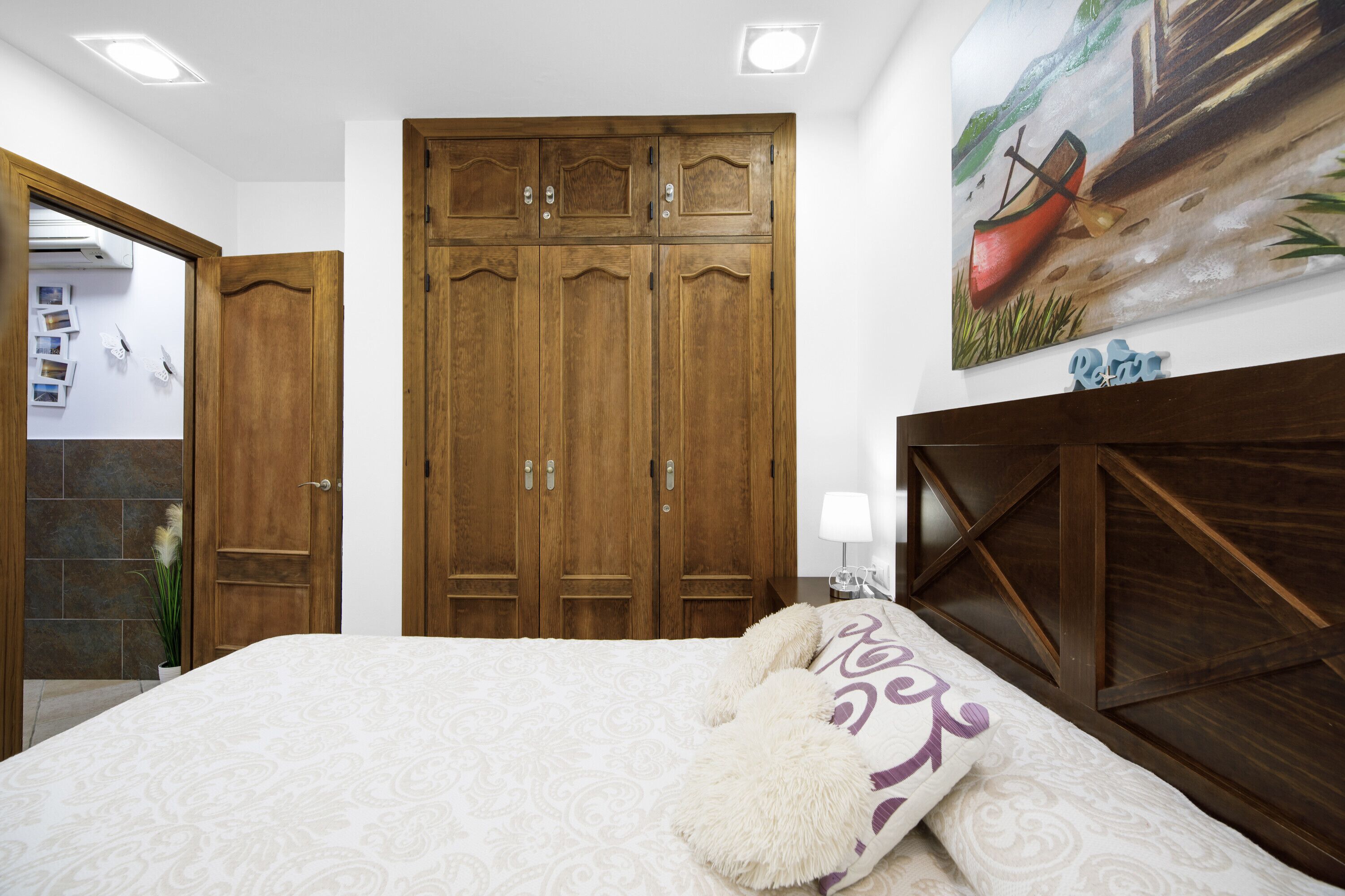 1 habitación, tabla de planchar con plancha, wifi gratis y ropa de cama 