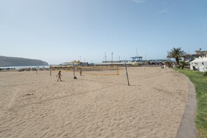 Sport court - Tomasol Vacation Apartment with Sea Views, Private Terrace, and Wi-Fi (Los Cristianos)