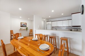 Dining - Tomasol Vacation Apartment with Sea Views, Private Terrace, and Wi-Fi (Los Cristianos)