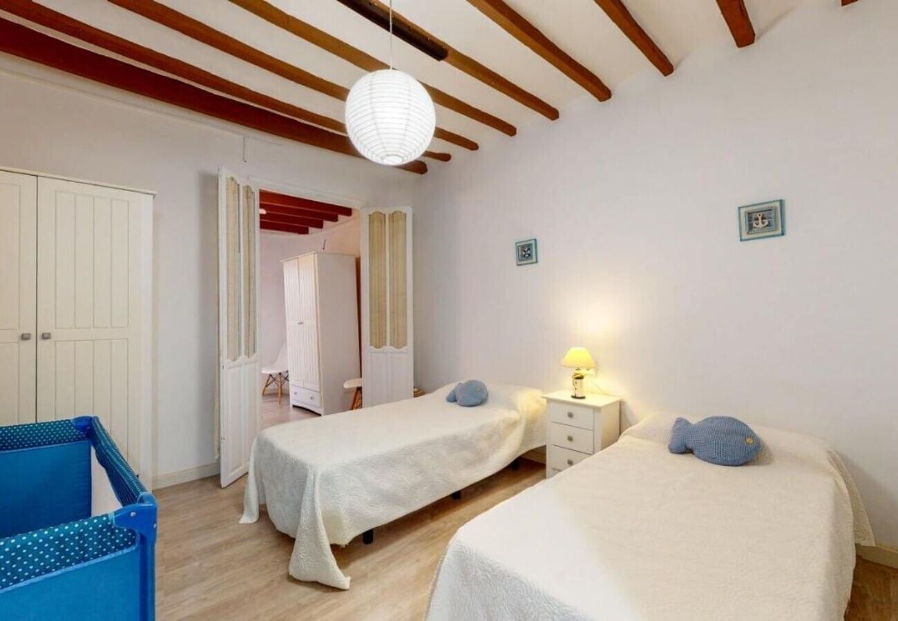 2 habitaciones, tabla de planchar con plancha y wifi gratis 