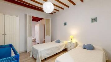 2 habitaciones, tabla de planchar con plancha y wifi gratis