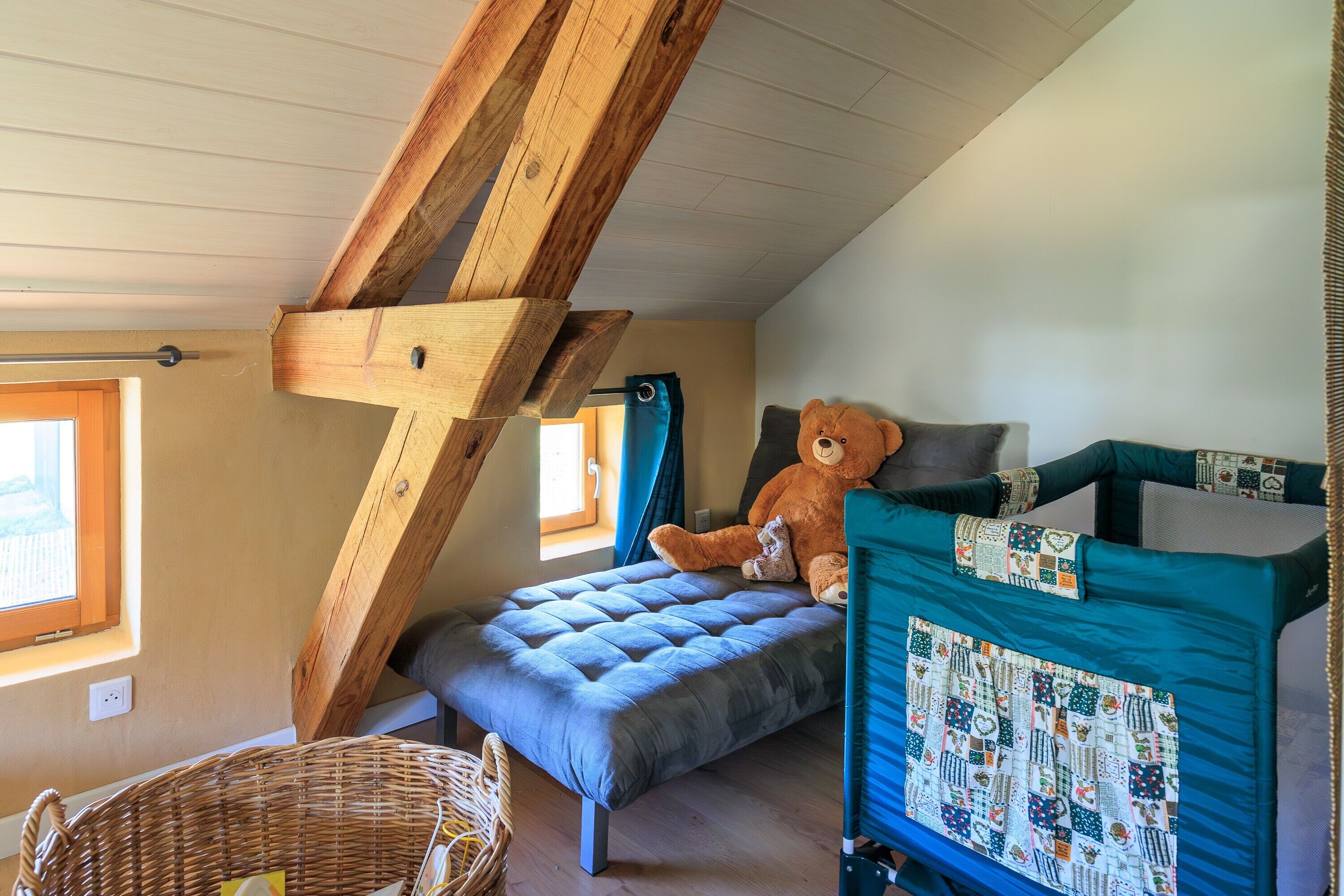 2 bedrooms, iron/ironing board, free WiFi