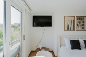 1 habitación, tabla de planchar con plancha, wifi y ropa de cama