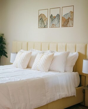4 habitaciones, escritorio, tabla de planchar con plancha y wifi gratis 