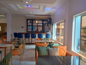 Bar (on property) - The Blue Resort (Yaoundé)