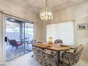 Dining - Charming 2-bedroom house in fabulous Sun City West (Sun City West)
