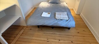 Room in Guest Room - North Beach Inn House