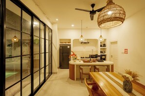 Villa, 3 habitaciones, vista al océano | Comedor