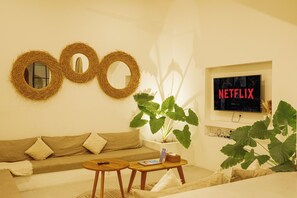 Villa, 3 hálószobával, kilátással az óceánra | Nappali | Síkképernyős tévé