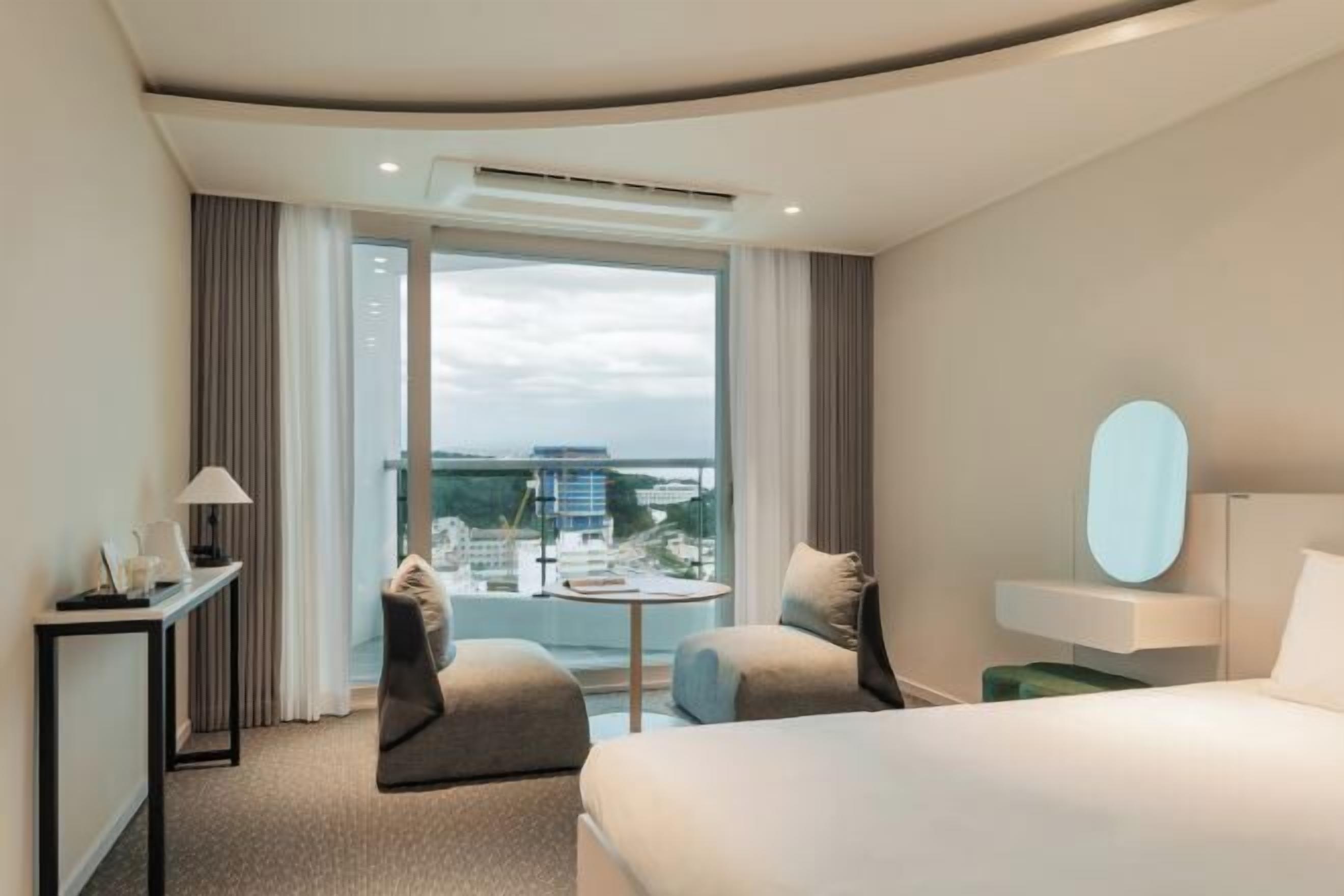 Sistema de insonorización, tabla de planchar con plancha y wifi gratis 