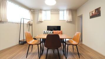 5-person Accomodation (2F: Entrance, 3F: Room), Non Smoking | Living area