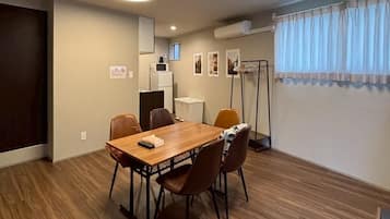 5-person Accomodation (2F: Entrance, 3F: Room), Non Smoking | Living area