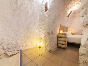 2 Schlafzimmer, Schreibtisch, Bügeleisen/Bügelbrett, WLAN