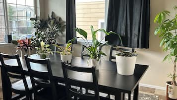 تناول الطعام