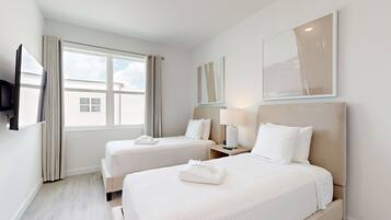 6 bedrooms, iron/ironing board, internet, bed sheets