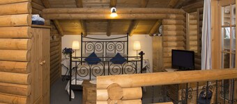 Blockhouse Schwalbennest - At the ski hill