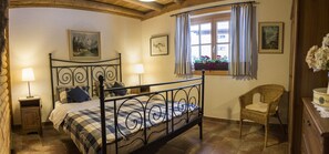 2 slaapkamers, een strijkplank/strijkijzer, gratis wifi, beddengoed