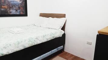 1 camera, ferro/asse da stiro, Wi-Fi, lenzuola