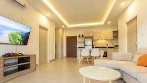 Eenvoudig appartement, uitzicht op bergen | Woonruimte