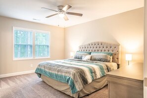 3 bedrooms, iron/ironing board, free WiFi, bed sheets