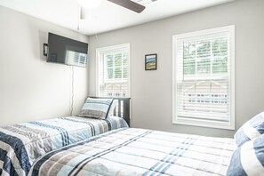 3 bedrooms, iron/ironing board, free WiFi, bed sheets - Ducks Landing Accommodations at Southern Pines Golf Course (Aberdeen)